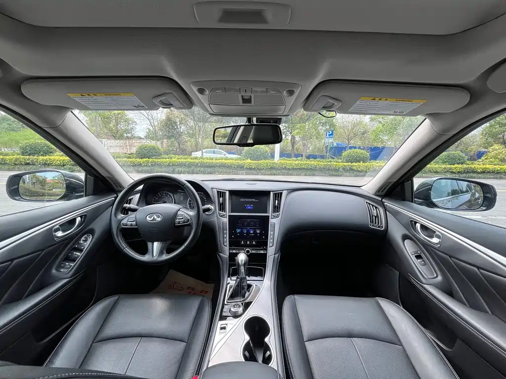 INFINITI Q50L