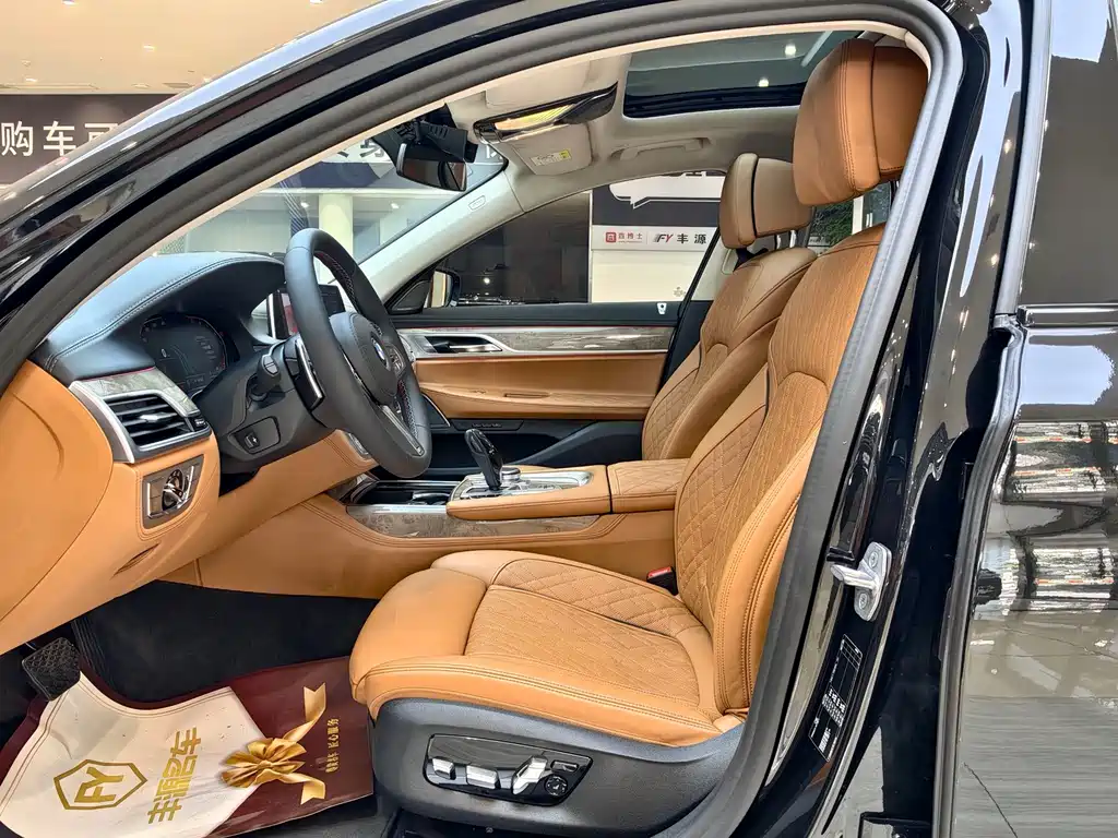BMW 7 Series — миниатюра 6