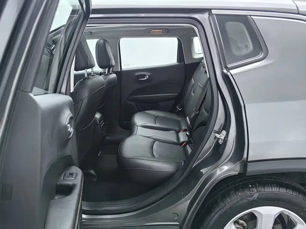 Jeep Compass — миниатюра 15