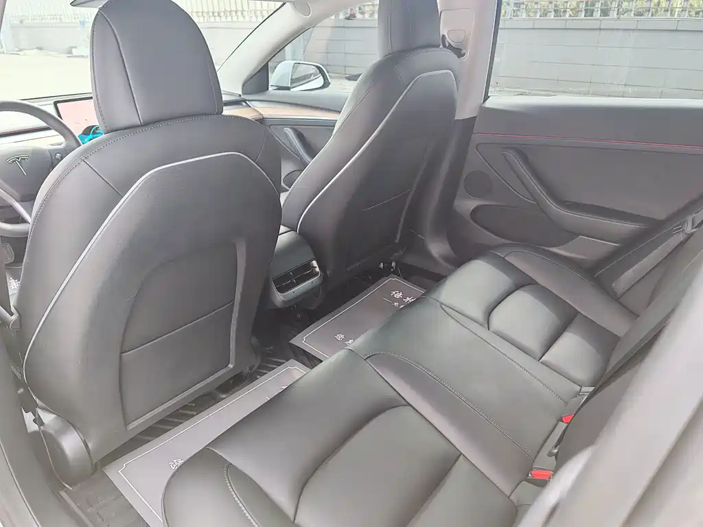 Tesla Model 3 — миниатюра 11