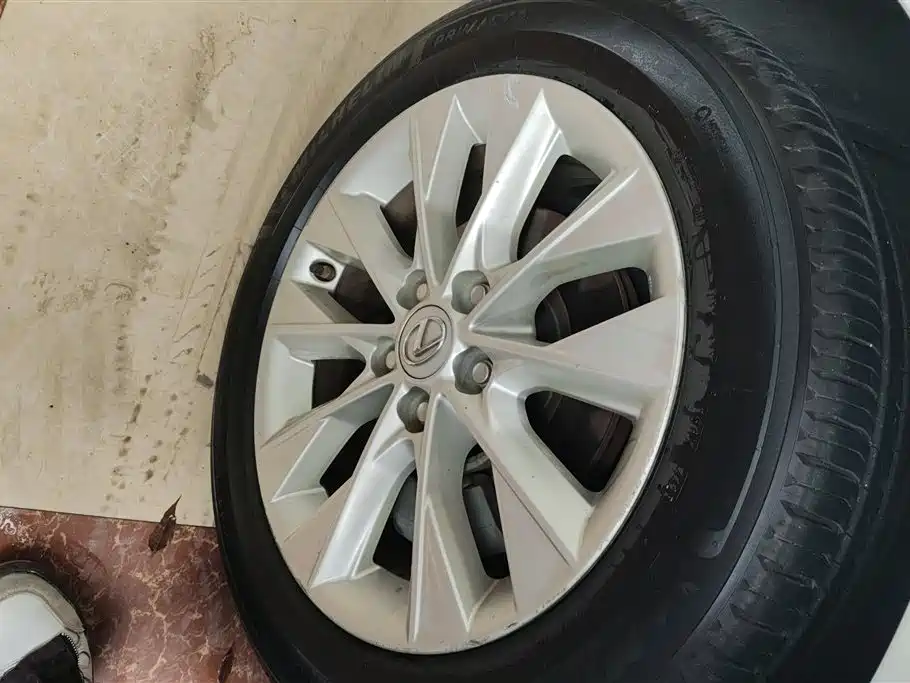 Lexus ES 2014 300h Comfort