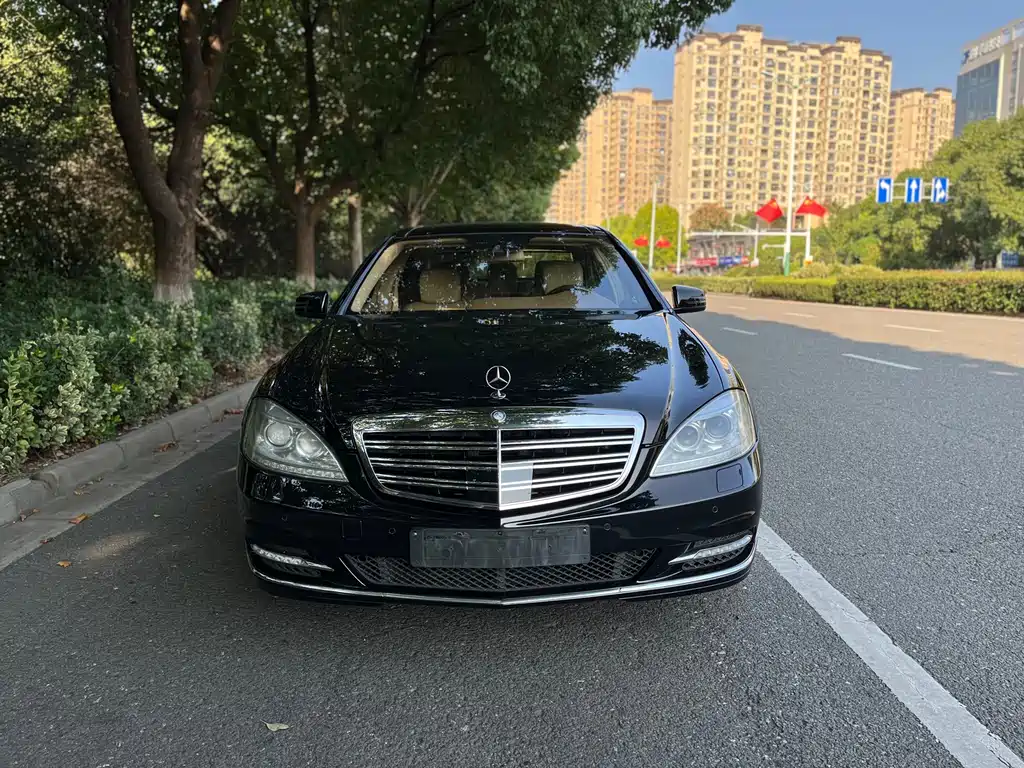 Mercedes-Benz S-Class — миниатюра 2