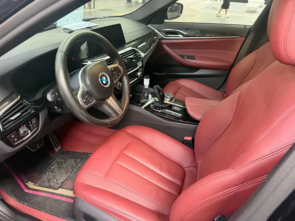BMW 5 Series — миниатюра 4