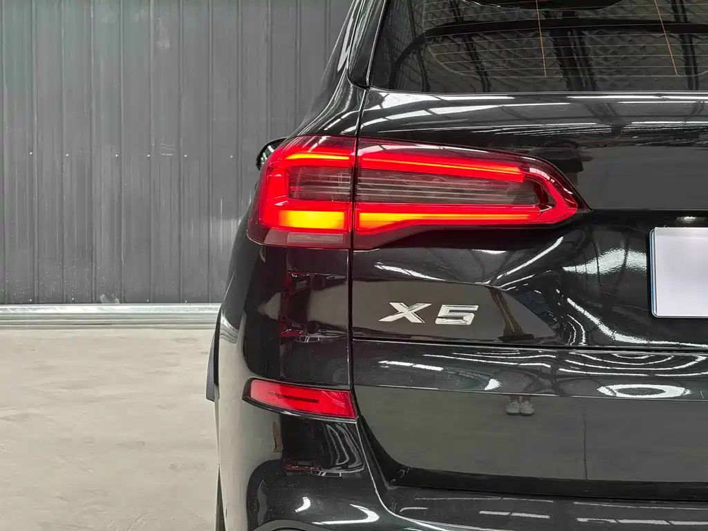 BMW X5 (Import) — миниатюра 9