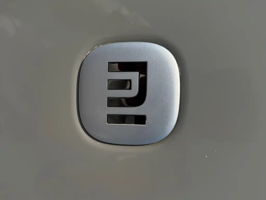Xiaomi SU7 — миниатюра 8
