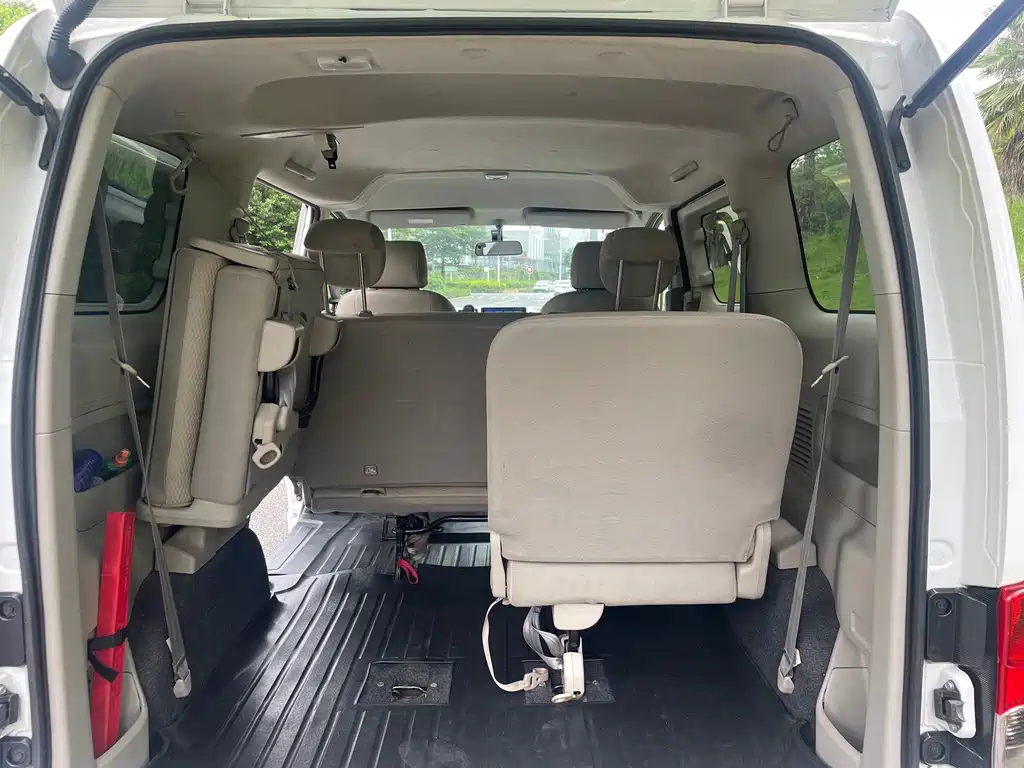 Nissan NV200 — миниатюра 8