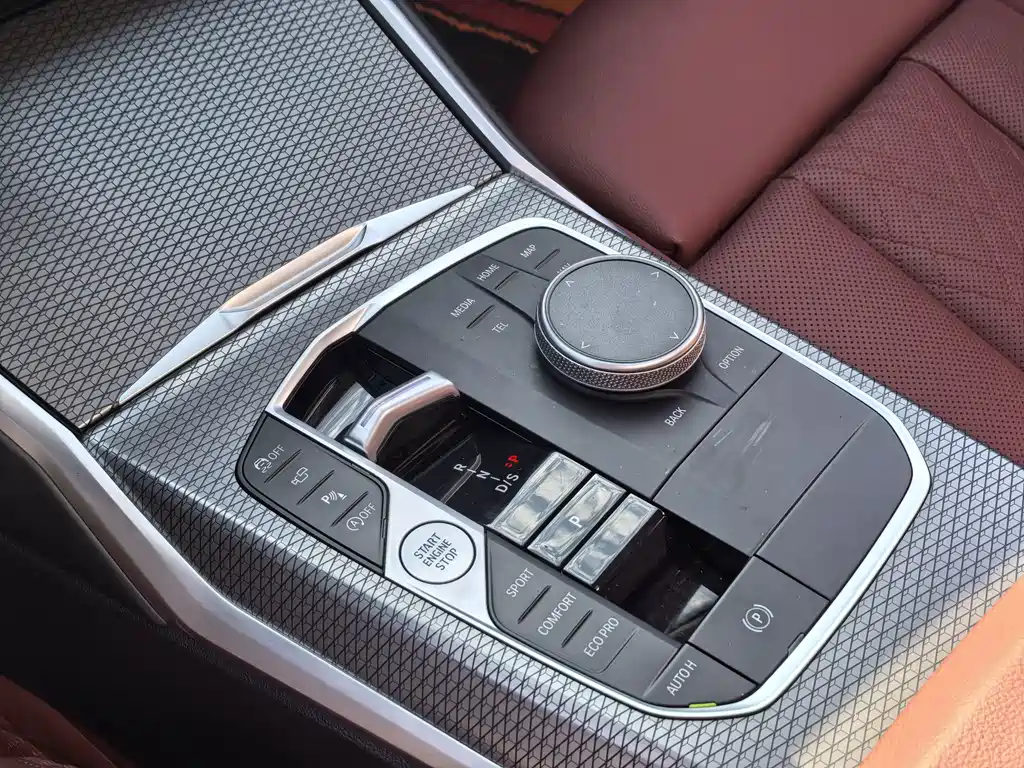 BMW 3 Series — миниатюра 13
