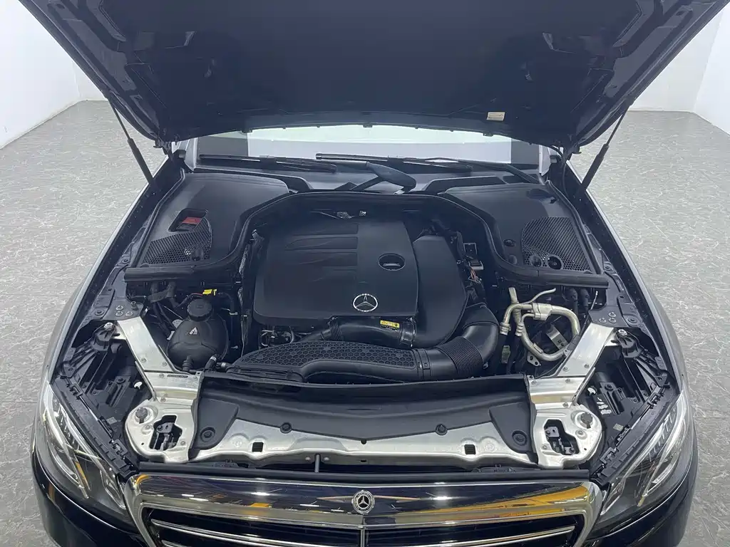 Mercedes-Benz E-Class — миниатюра 19