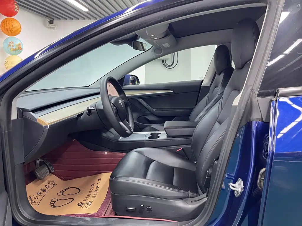 Tesla Model 3 — миниатюра 8