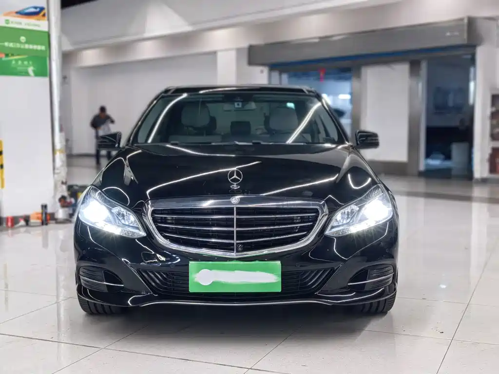 Mercedes-Benz E-Class — миниатюра 2