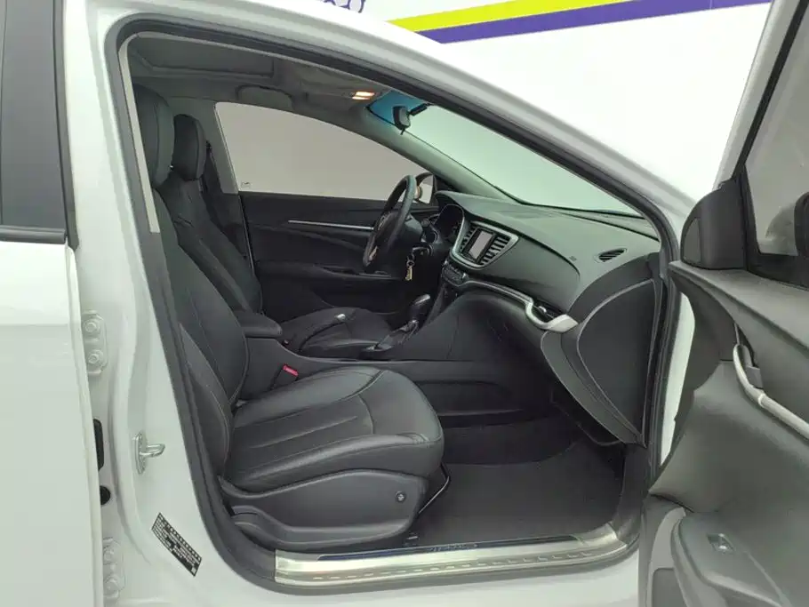 Buick Excelle — миниатюра 8