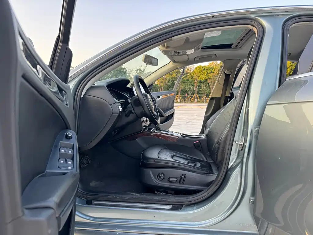 Audi A4L 2012 2.0 TFSI AT Luxury