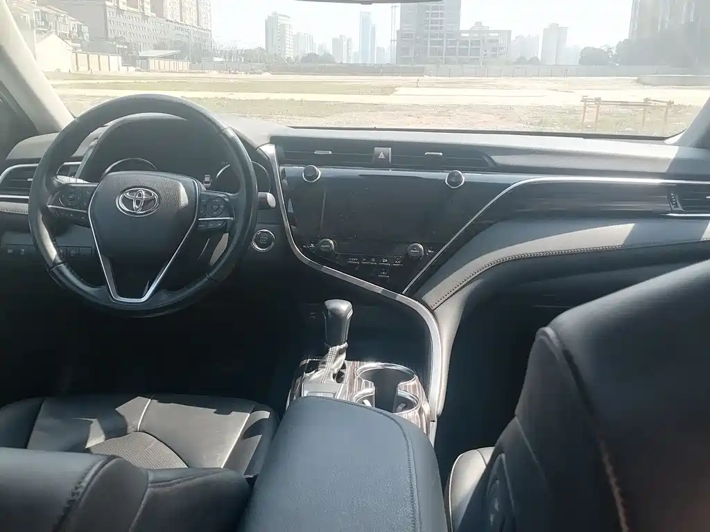 TOYOTA CAMRY