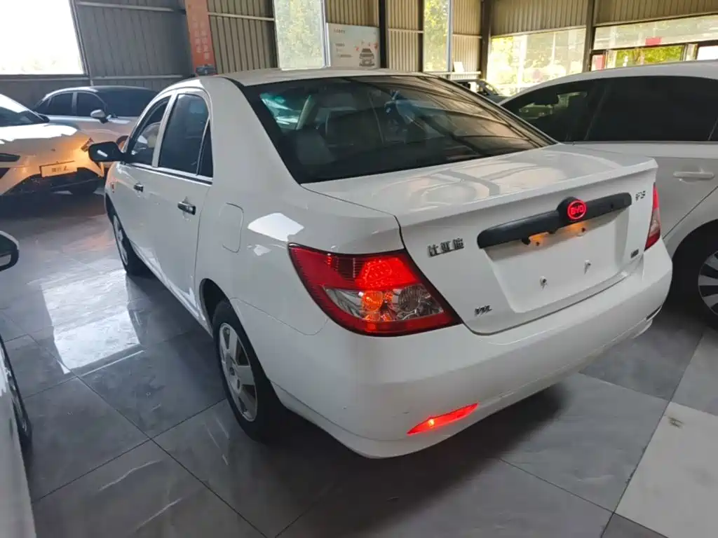 BYD F3 — миниатюра 5
