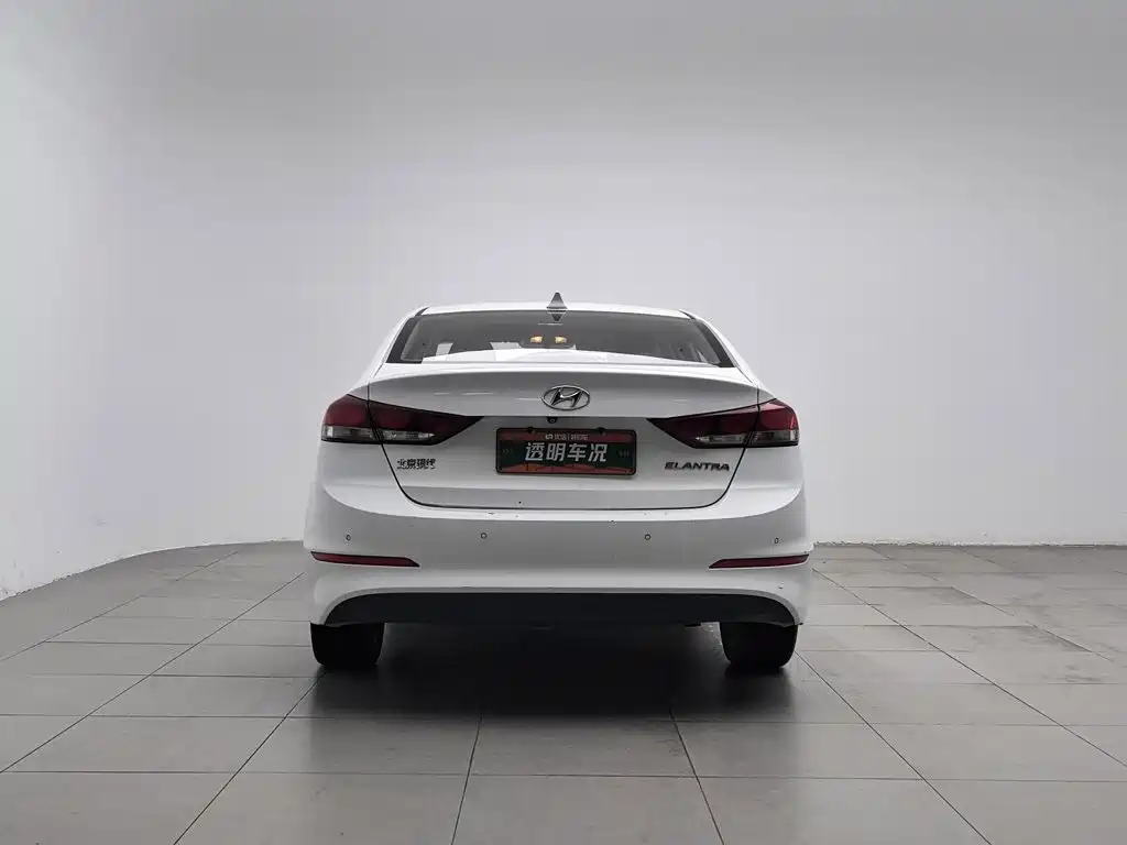 Hyundai Elantra — миниатюра 4