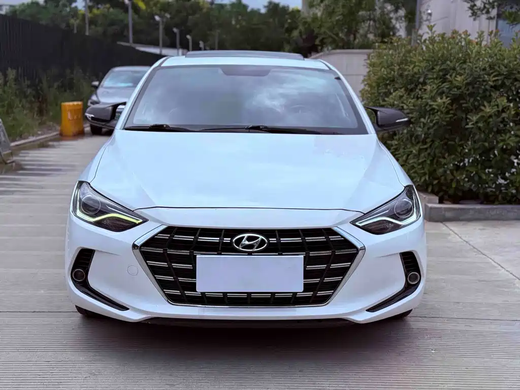 Hyundai Elantra — миниатюра 2