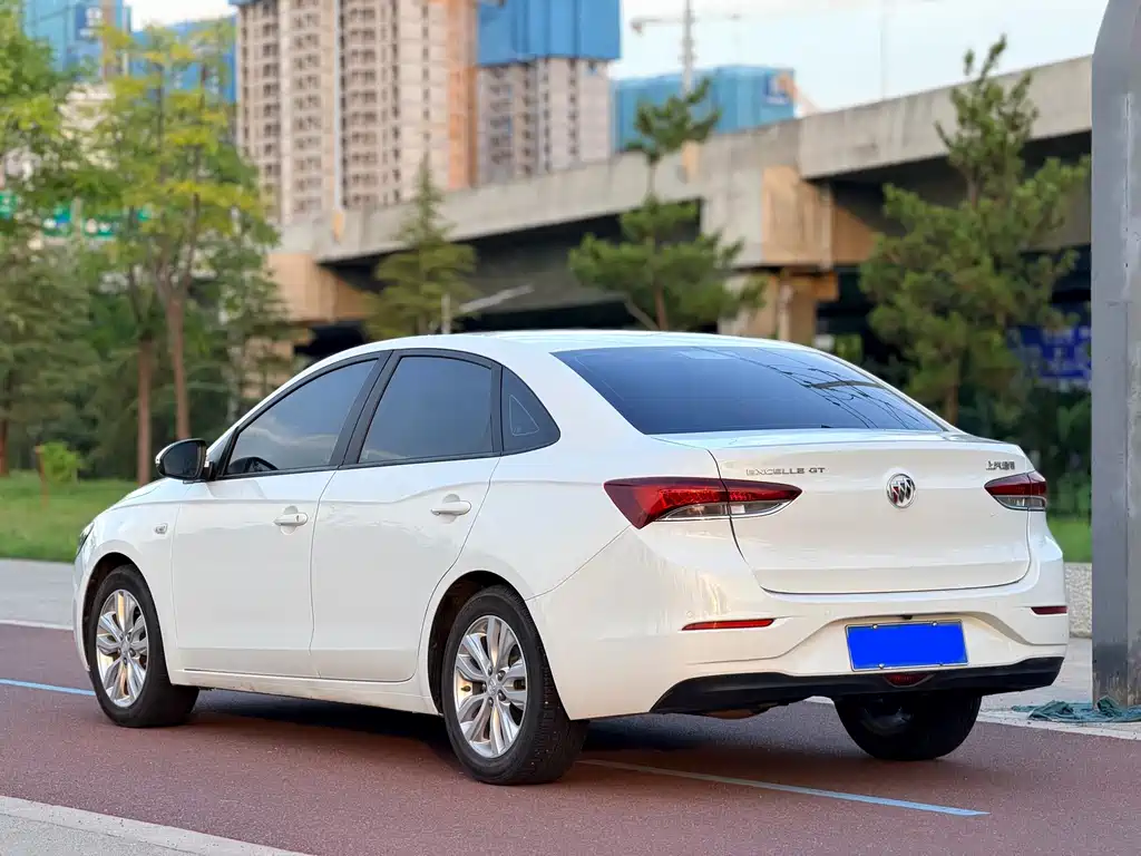 Buick Excelle — миниатюра 4