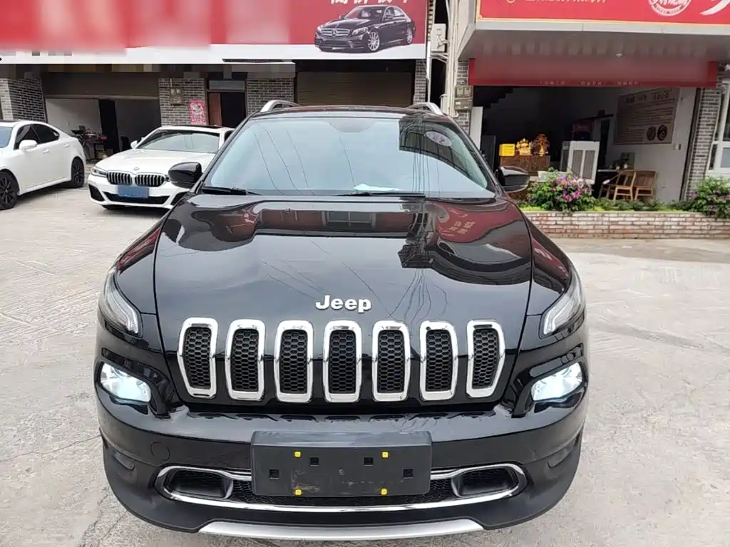Jeep Cherokee — миниатюра 3