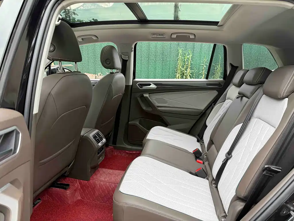 Volkswagen Tiguan L — миниатюра 8