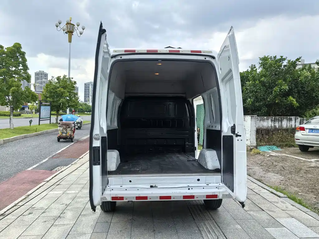 JMC JMC Fushun — миниатюра 7
