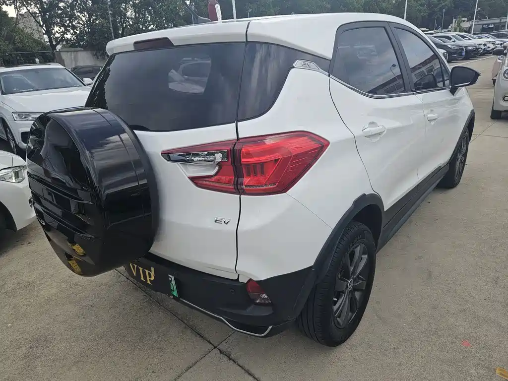BYD Yuan EV — миниатюра 15