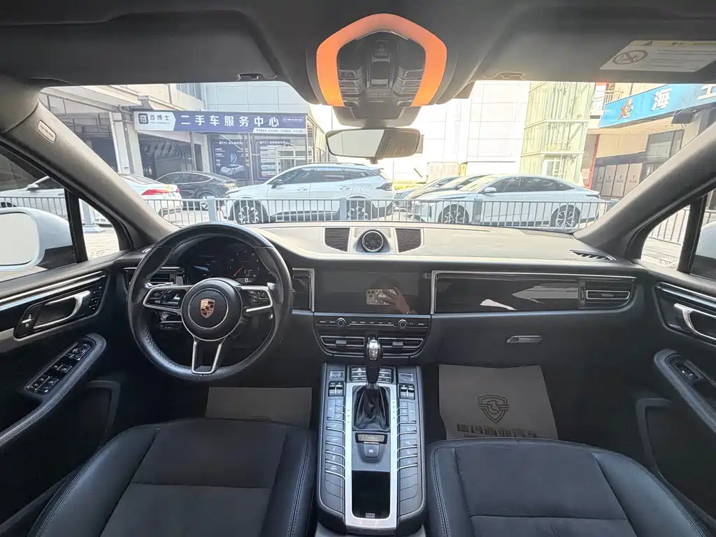 Porsche Macan — миниатюра 14