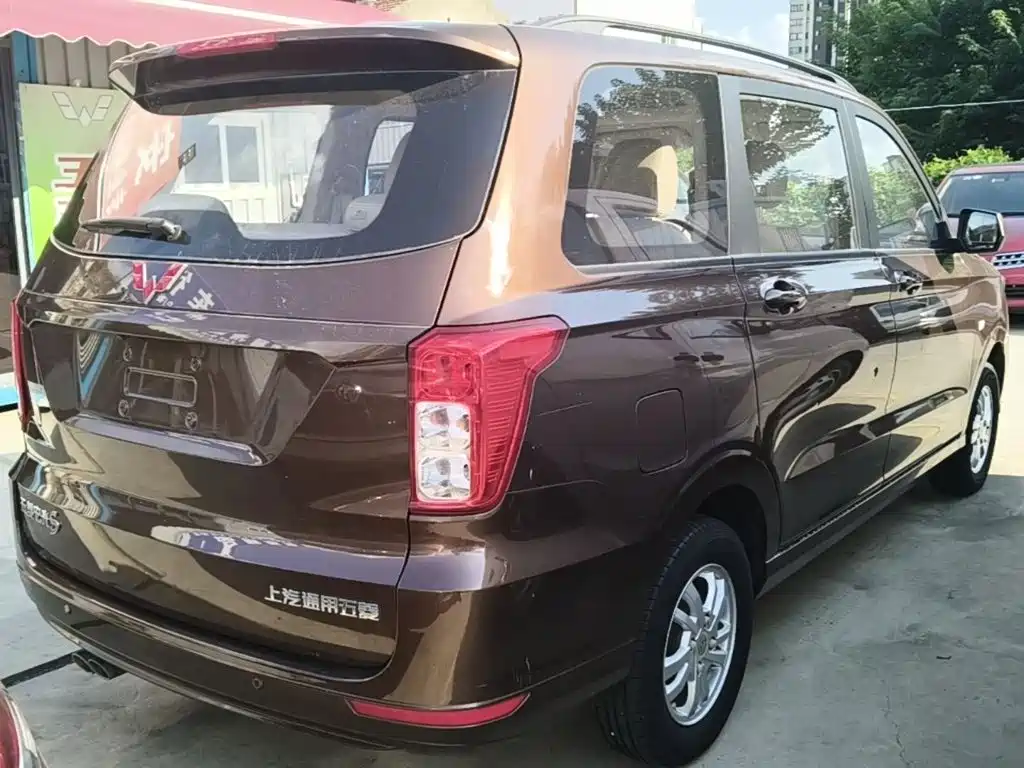 Wuling Hongguang — миниатюра 7