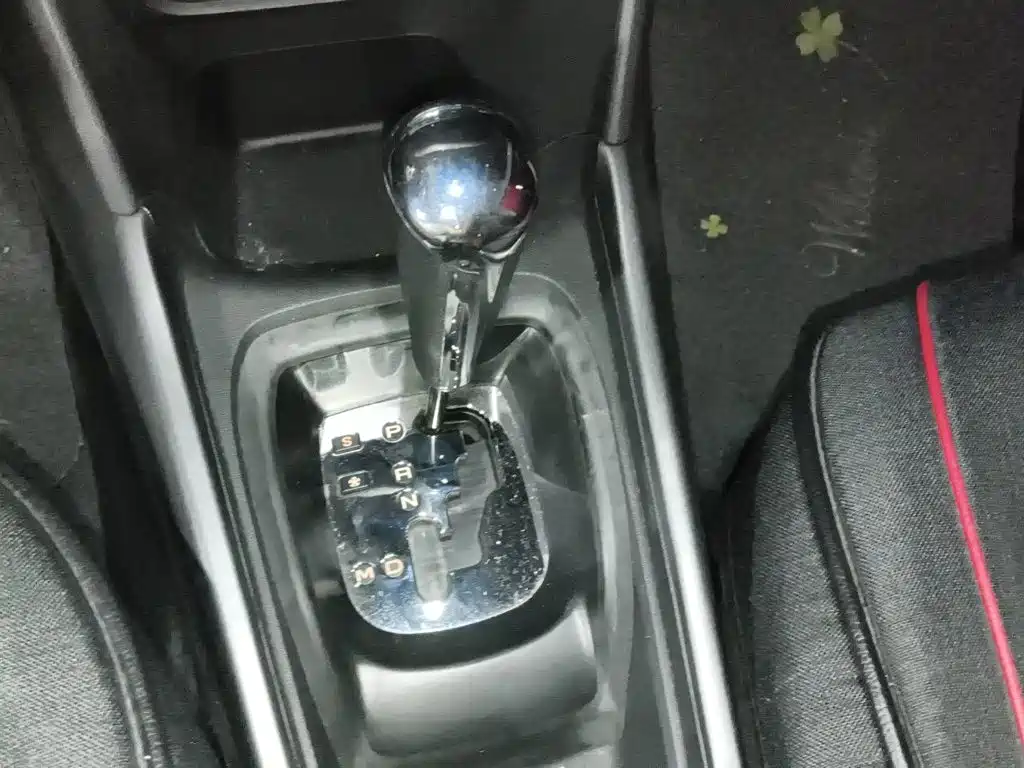 Peugeot 2008 — миниатюра 10