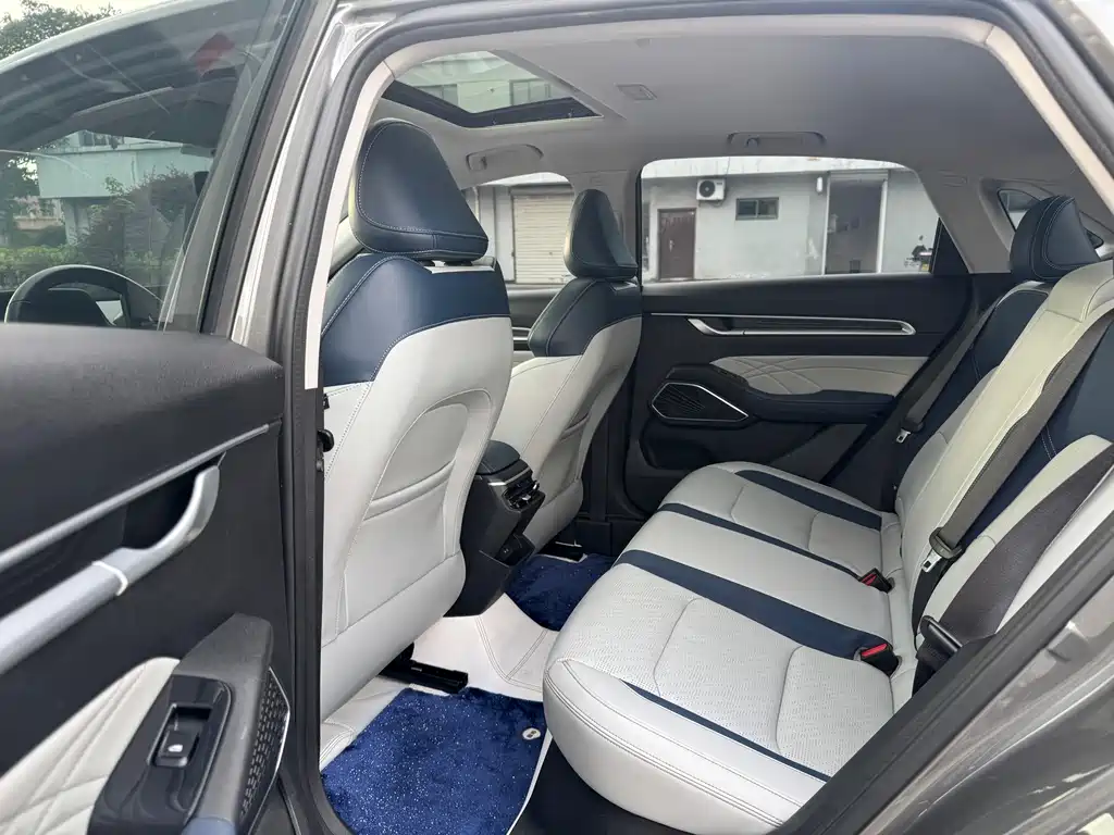 Geely Emgrand — миниатюра 8