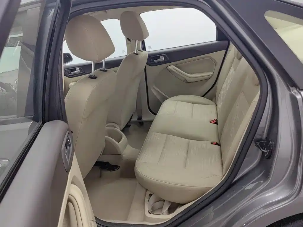 Ford Focus — миниатюра 15