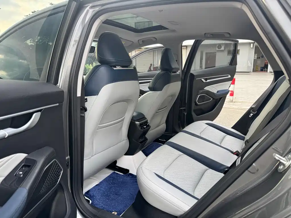 Geely Emgrand — миниатюра 9