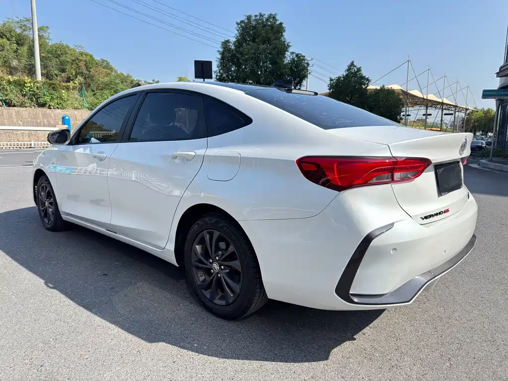 Buick Verano — миниатюра 20