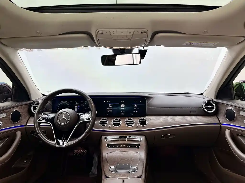 Mercedes-Benz E-Class — миниатюра 8