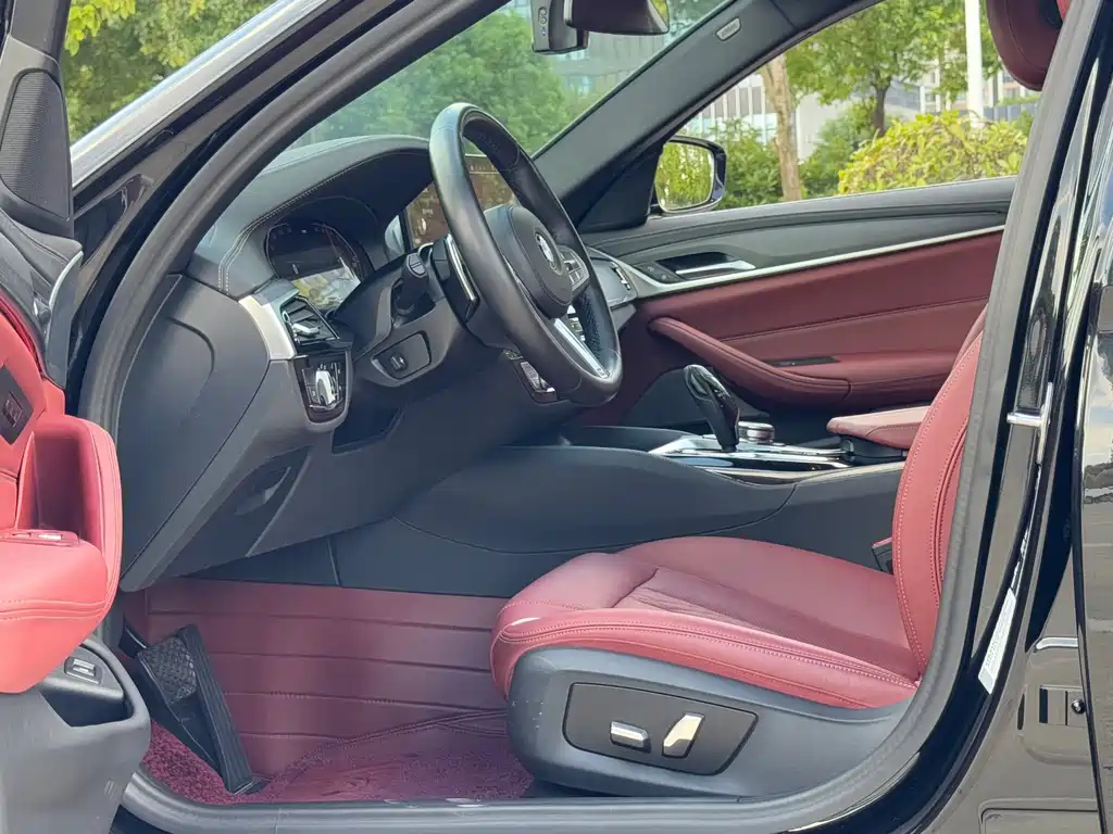 BMW 5 Series — миниатюра 6