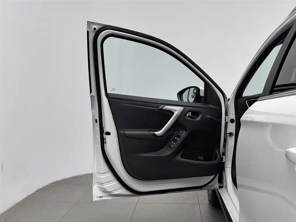 Citroen C3-XR 2015 1.6L AT