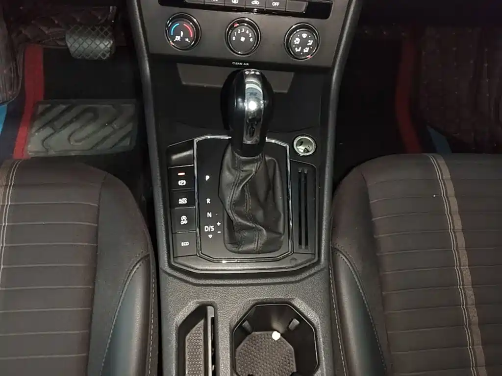 Volkswagen Lavida — миниатюра 14