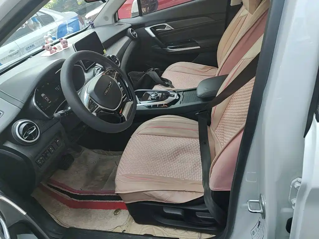 BAIC EU5 — миниатюра 15