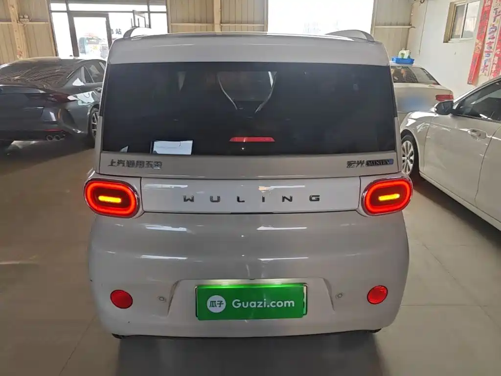 Wuling MINIEV — миниатюра 6