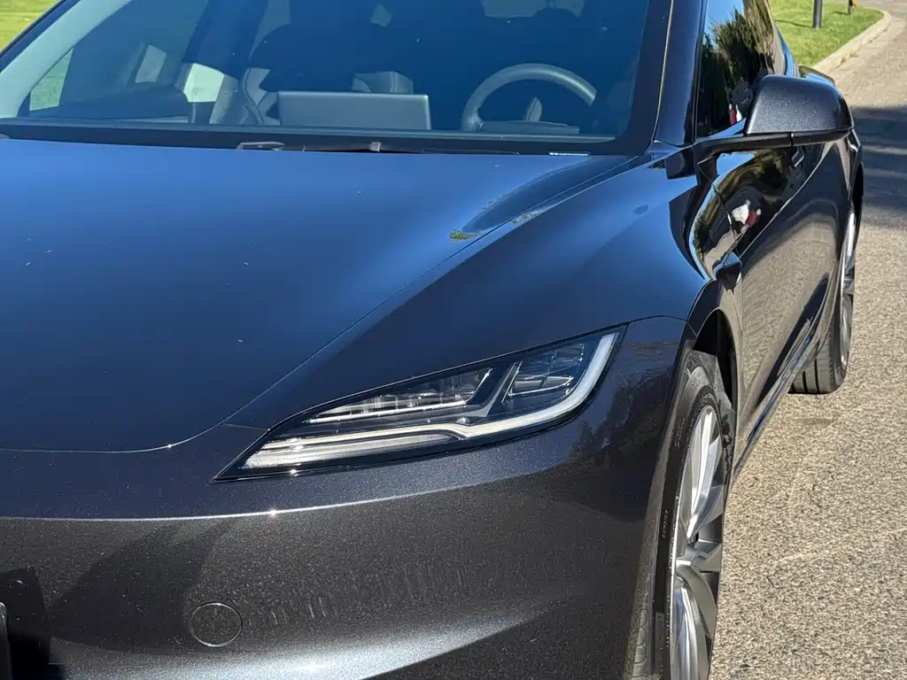 Tesla Model 3 — миниатюра 7