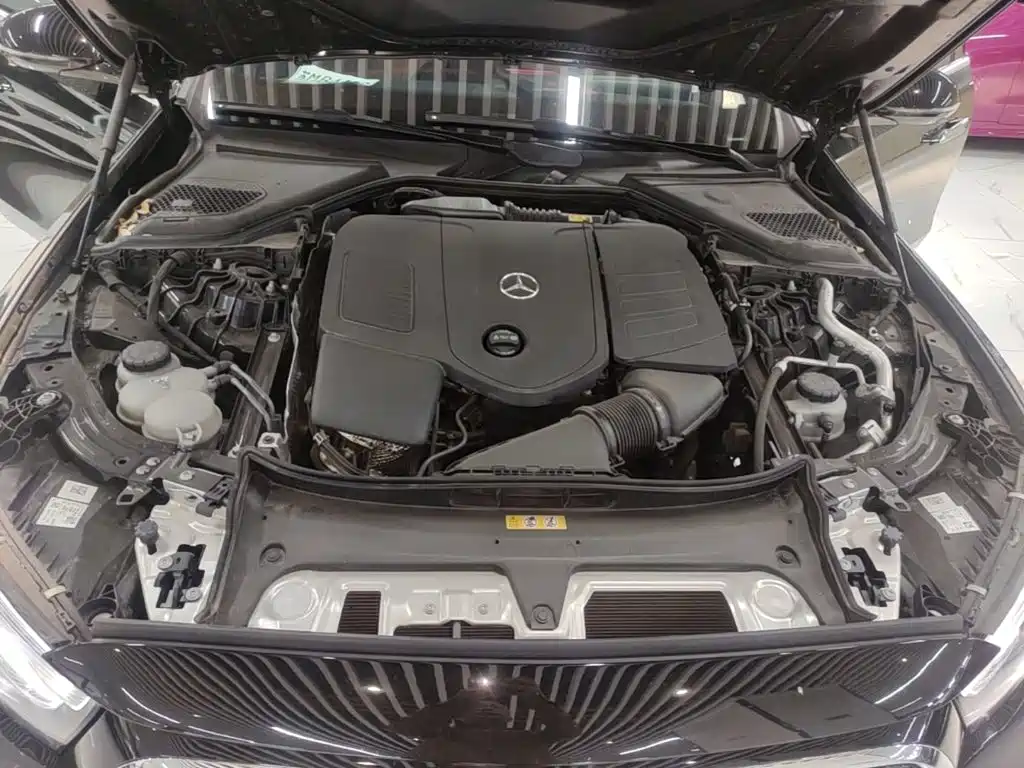 Mercedes-Benz E-Class — миниатюра 20