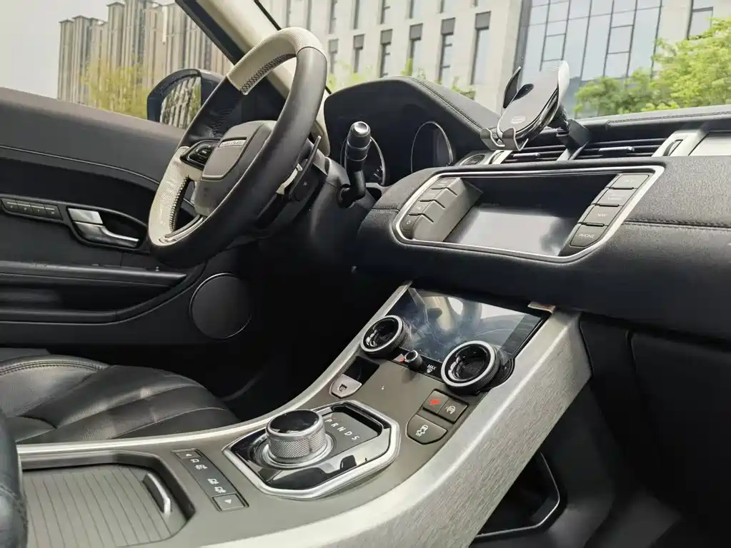 Land Rover Evoque — миниатюра 12