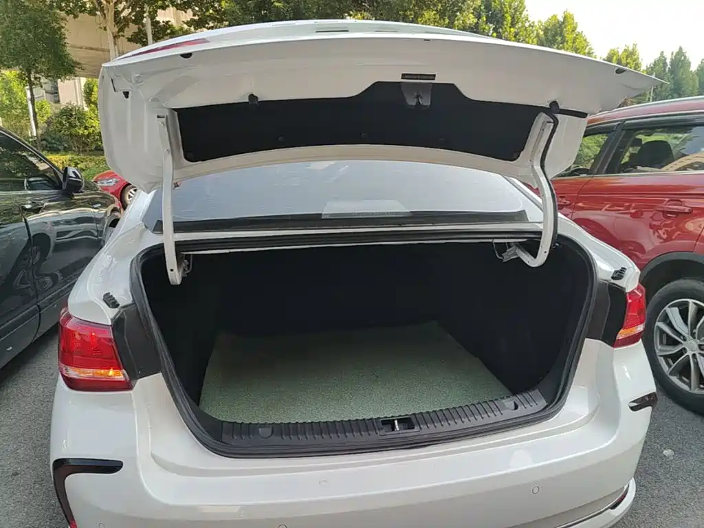 BAIC EU5 — миниатюра 19