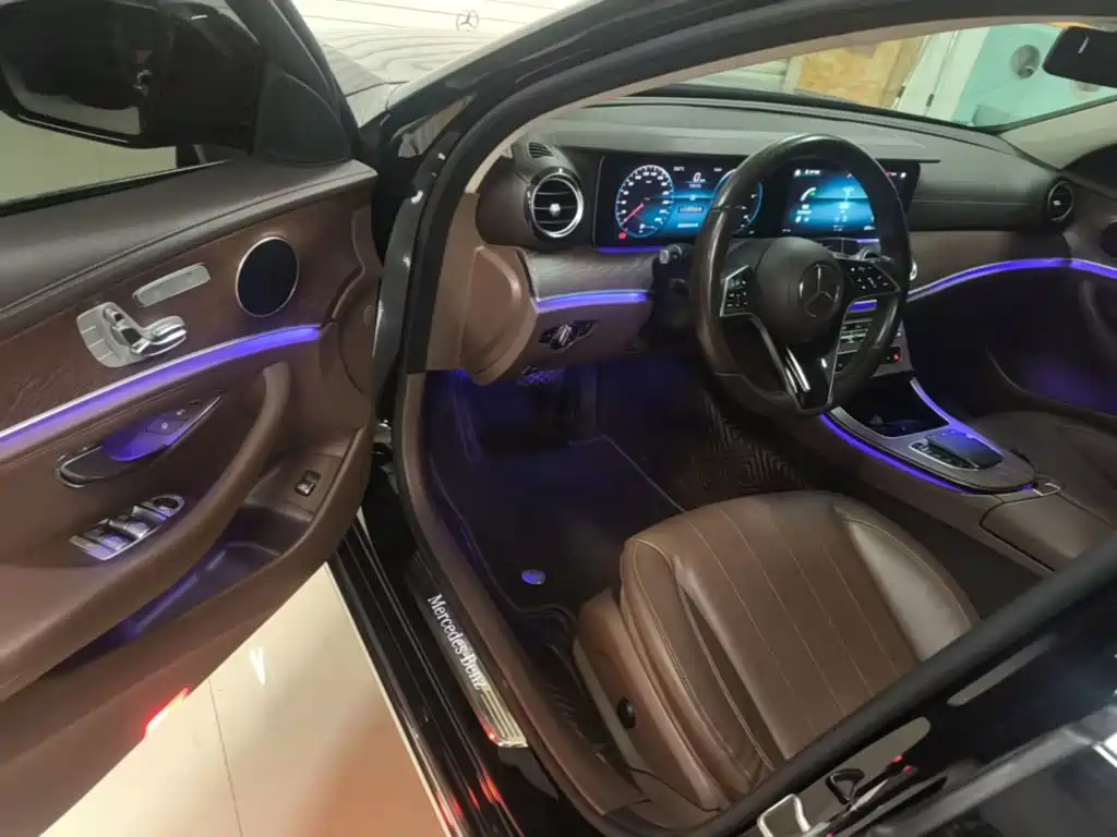 Mercedes-Benz E-Class — миниатюра 16