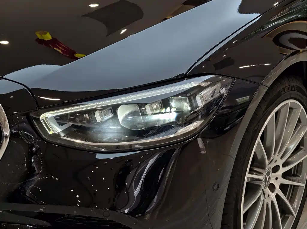 Mercedes-Benz S-Class — миниатюра 27