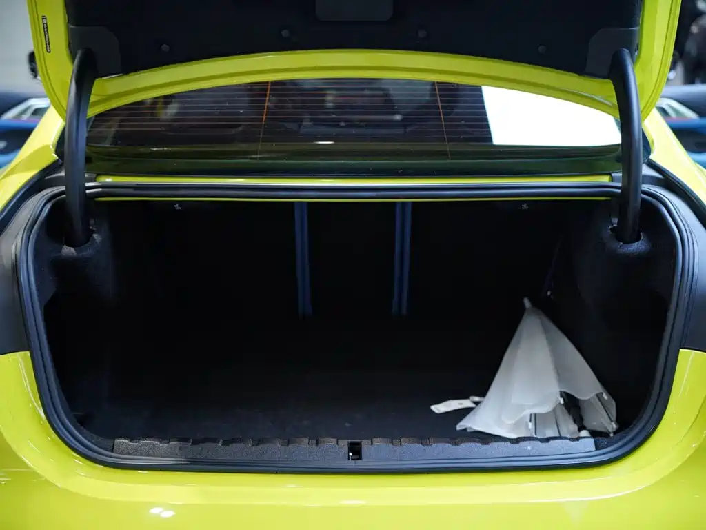 BMW M4 — миниатюра 32