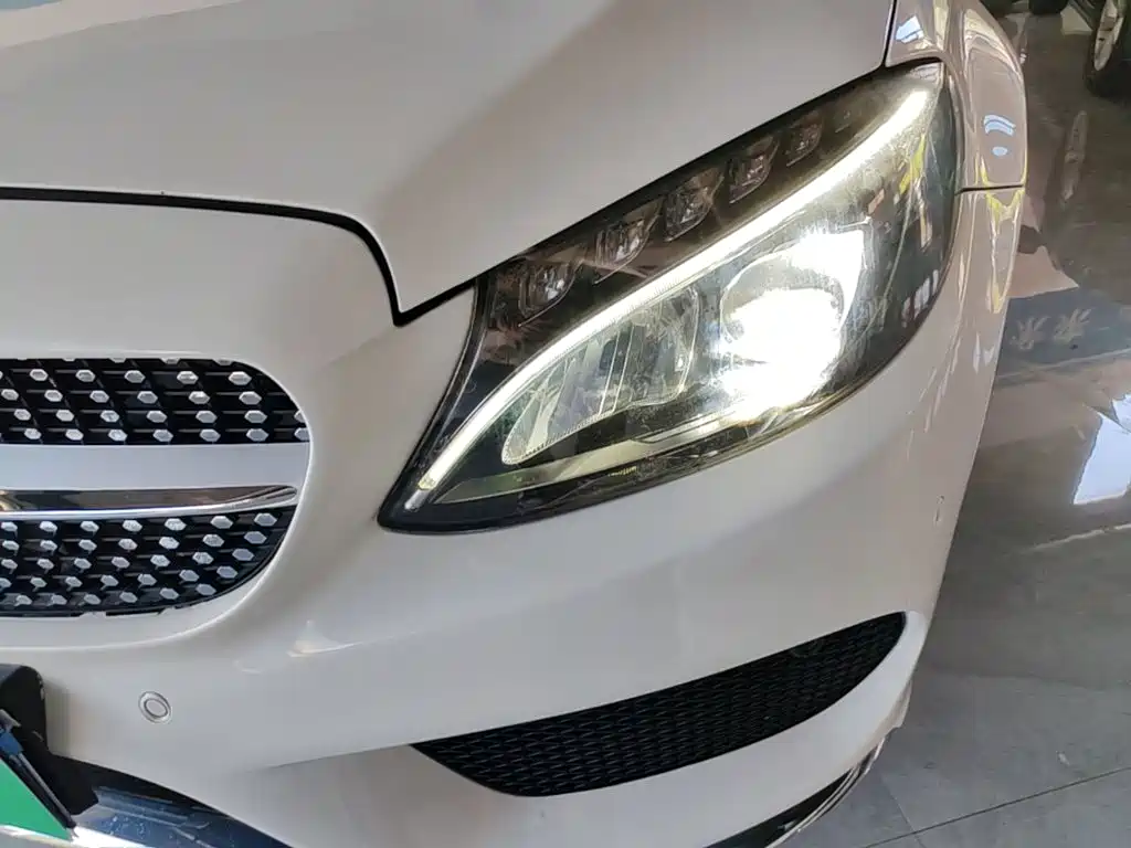 Mercedes-Benz C-Class — миниатюра 24