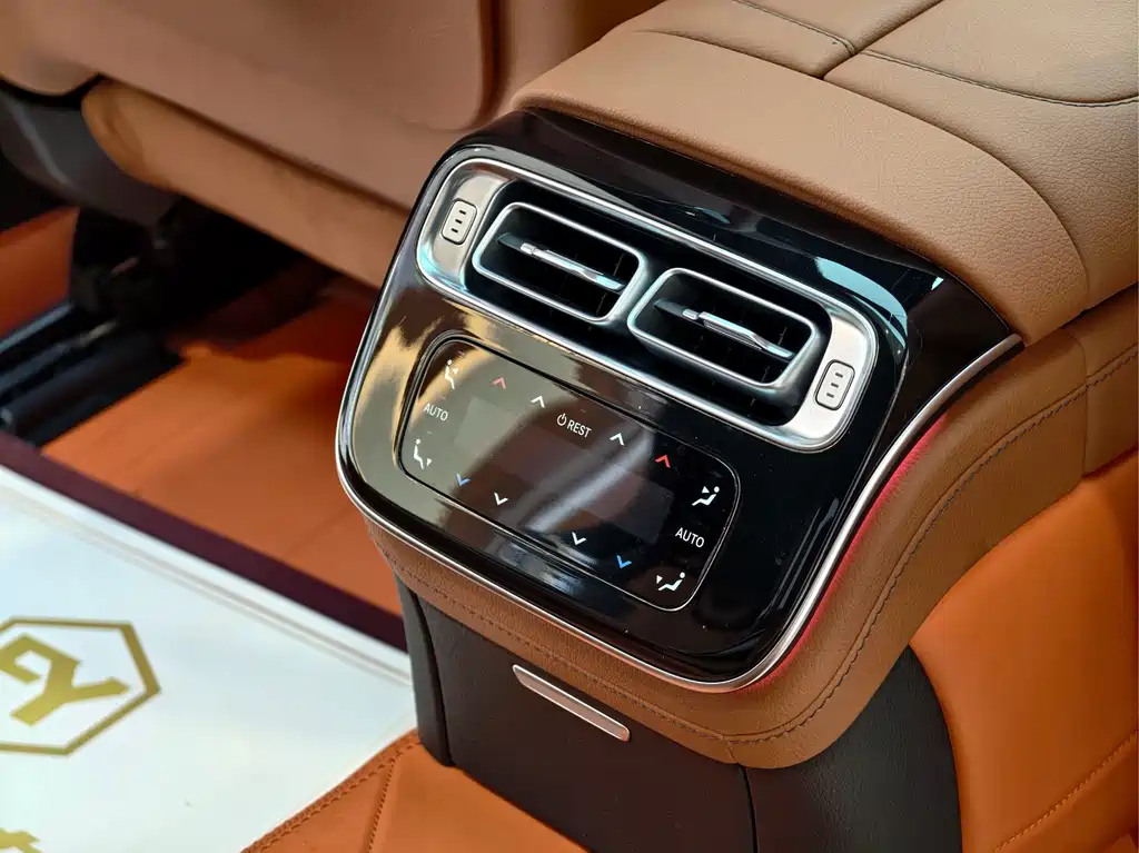 Mercedes-Benz S-Class — миниатюра 12