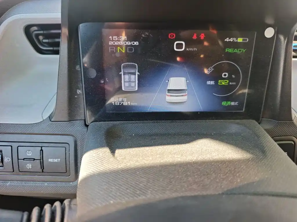 Wuling MINIEV — миниатюра 8