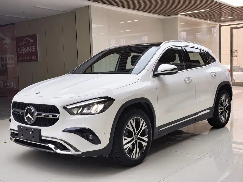Mercedes-Benz GLA 2024