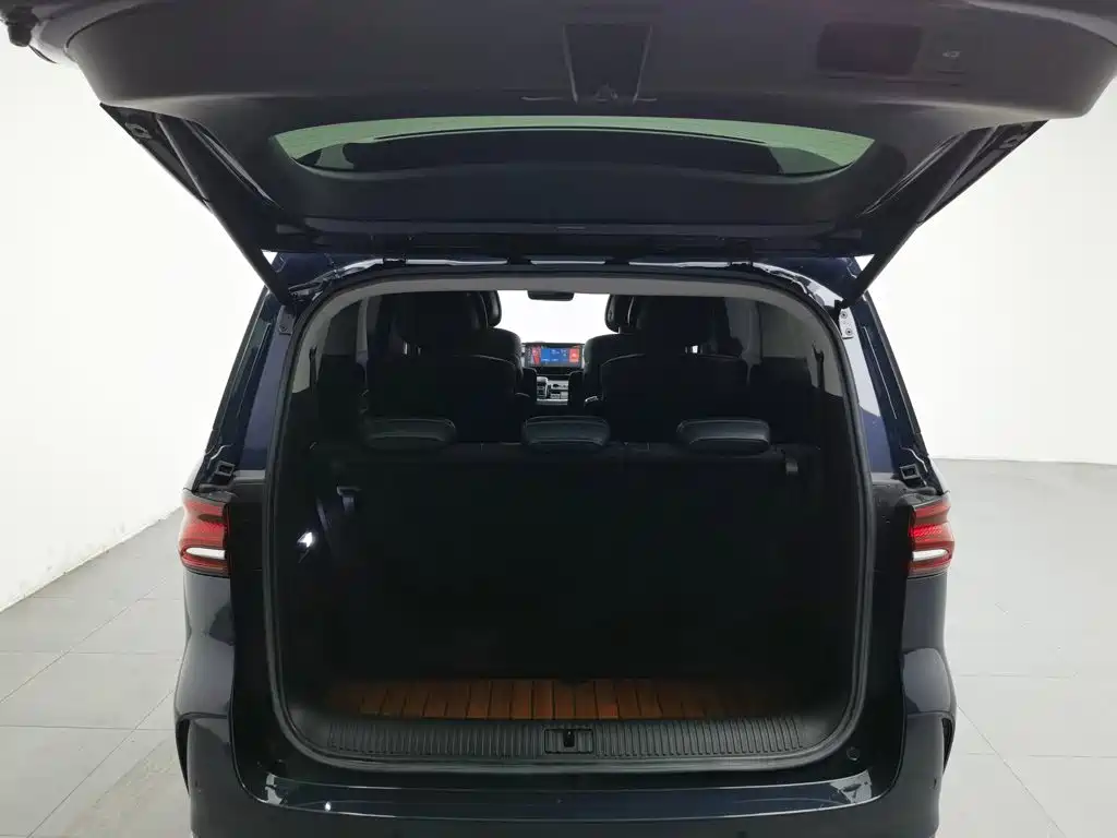 Roewe iMAX8 — миниатюра 16